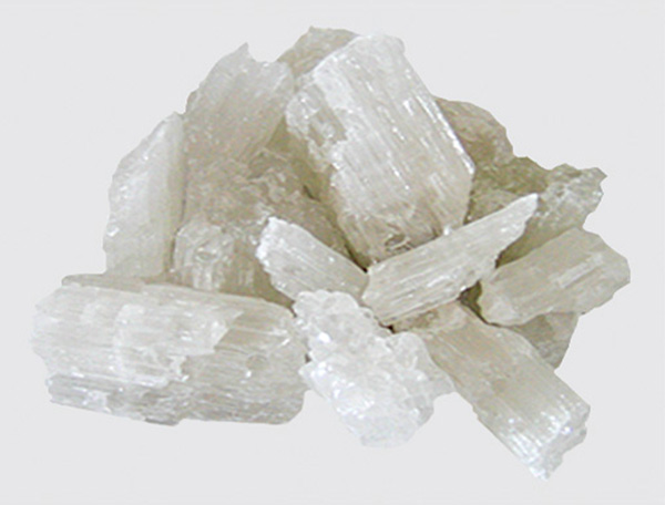 Large crystalline magnesia